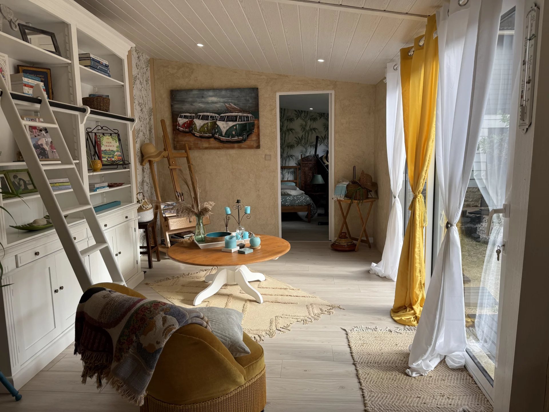 Beautiful spacious 4-bedroom home with attached large barn/Workshop, Poitou-Charentes – France – BVI82225