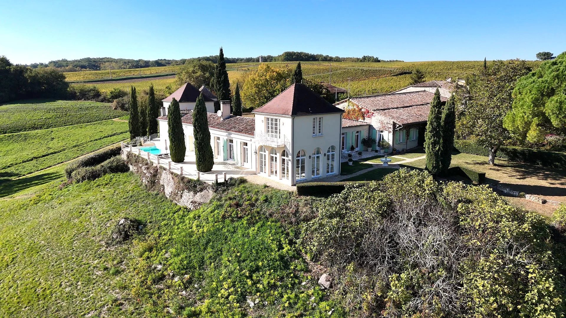 Luxury Country Estate with Pool & Guest Houses, Aquitaine – France – BVI82981