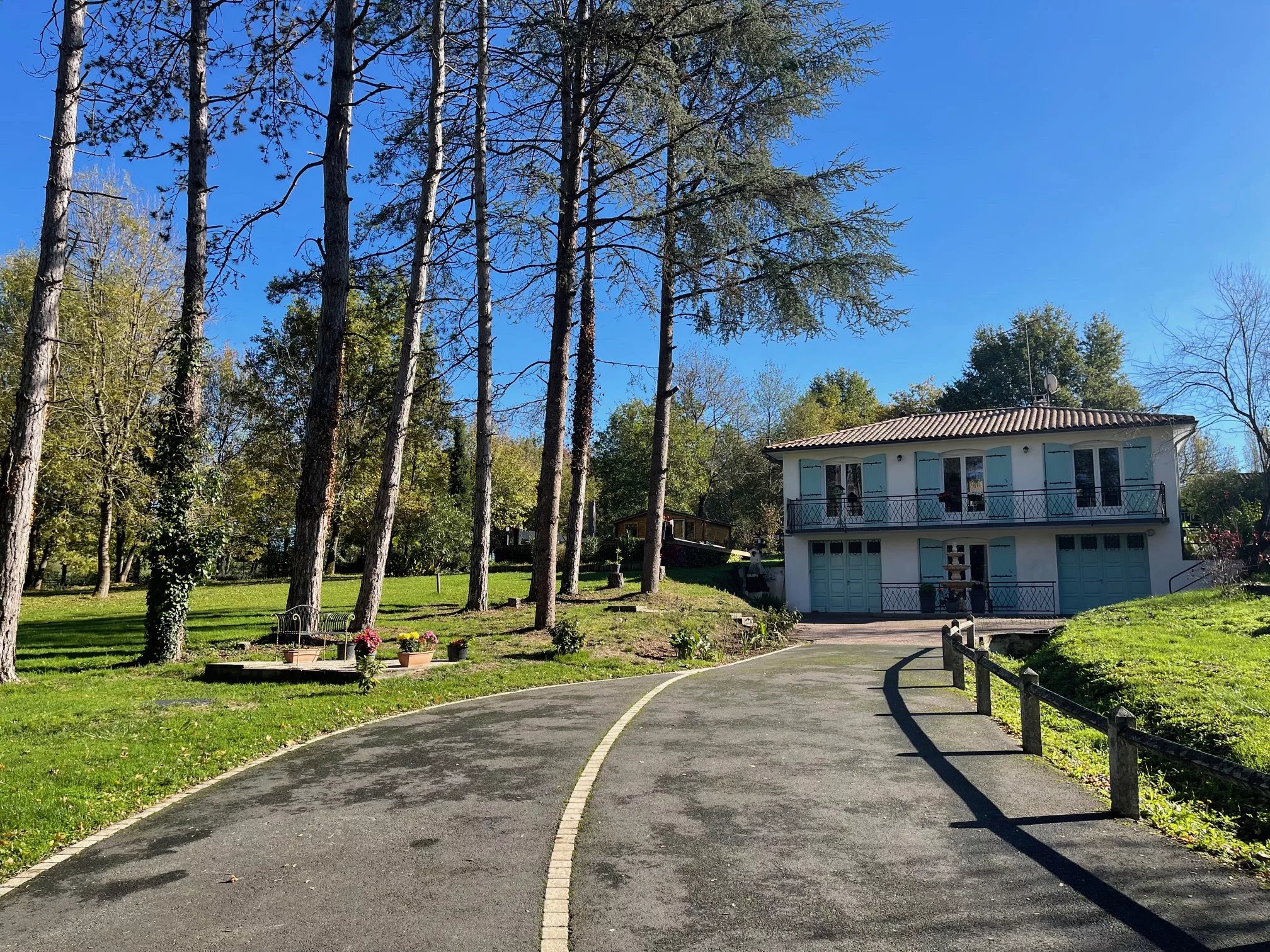 Charming Country Home with Panoramic Views and Income Potential, Aquitaine – France – BVI83285