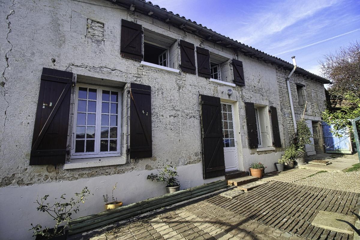 3 bedroom maison de village in Gourvillette, Charente-Maritime, France – F5182B99BA7B433B