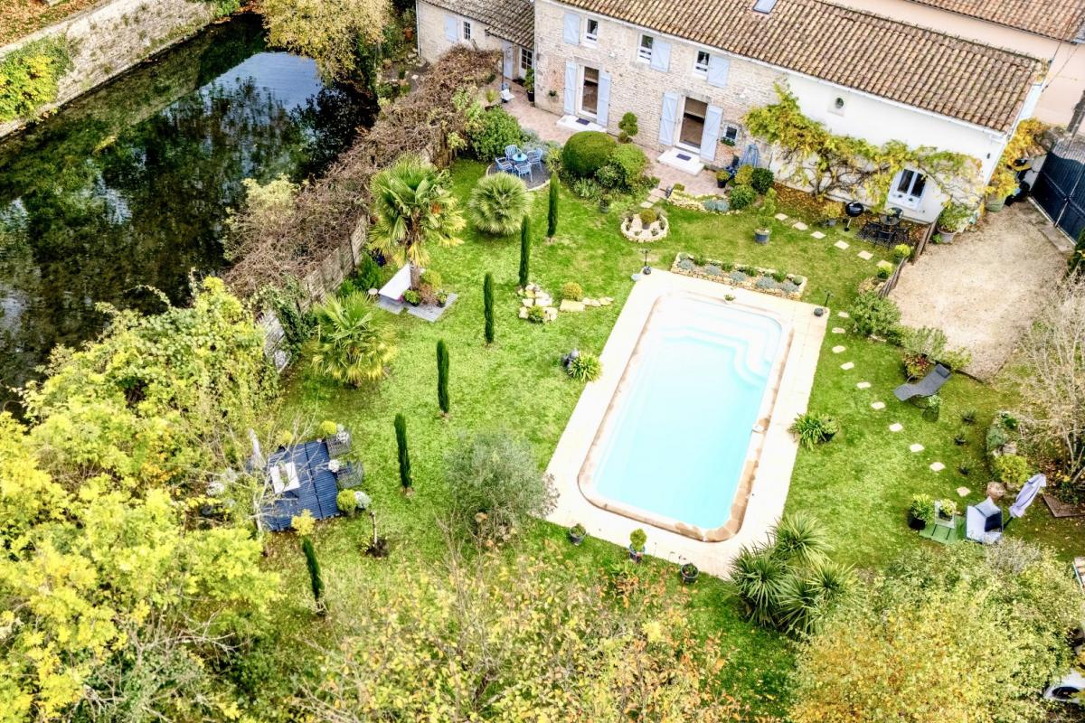 3 bedroom maison in Ruffec, Charente, France – 7086A0CE02FB4C26