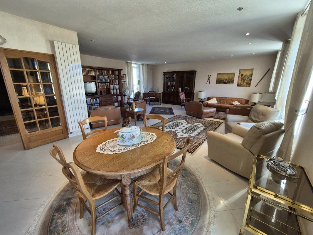 3 bedroom duplex/triplex in Foix, Ariège, France