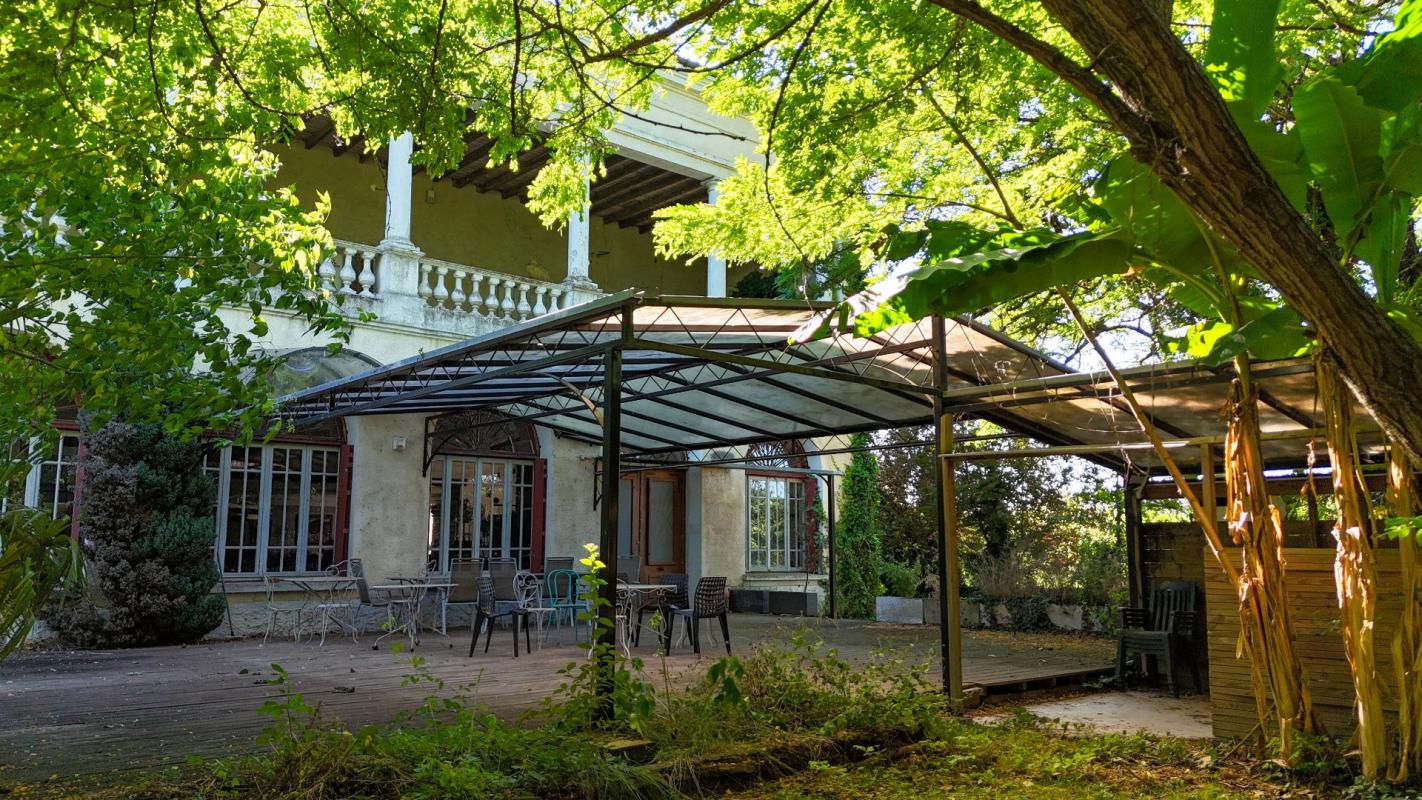 8 bedroom chateau in Castelsarrasin, Tarn-et-Garonne, France – D5CB4133A9834FDF