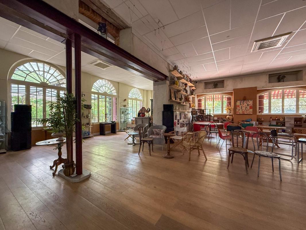 8 bedroom chateau in Castelsarrasin, Tarn-et-Garonne, France – D5CB4133A9834FDF