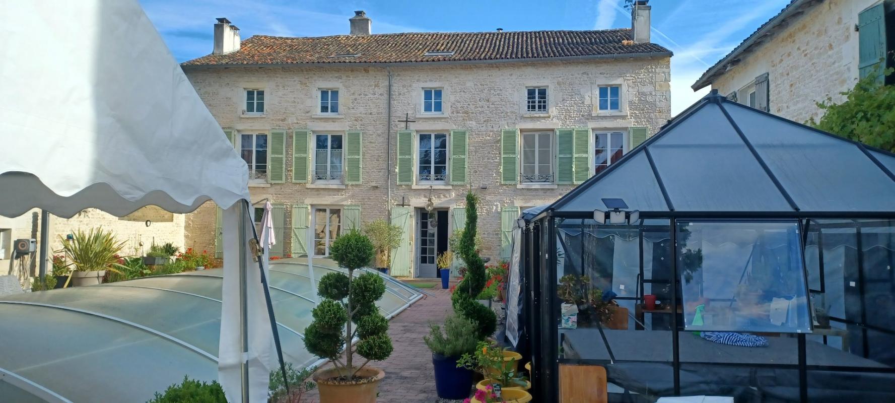9 bedroom maison in Valence En Poitou, Vienne, France