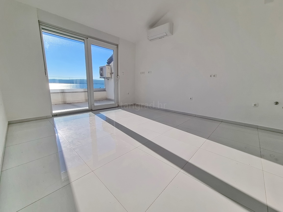 2 bedroom apartment in Crikvenica, Croatia – 103554