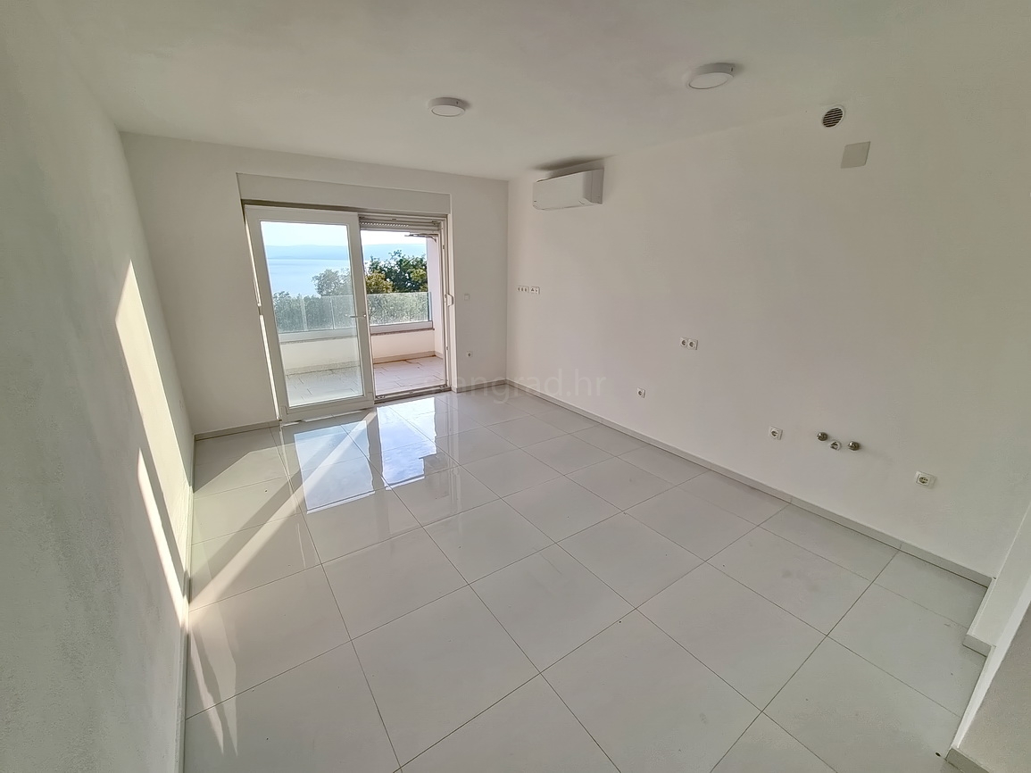 2 bedroom apartment in Crikvenica, Croatia – 103551