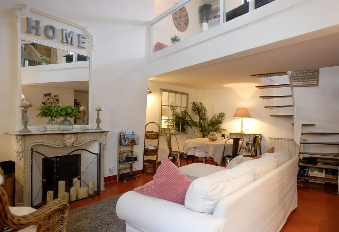 2 bedroom duplex/triplex in Aix En Provence, Bouches-du-Rhône, France