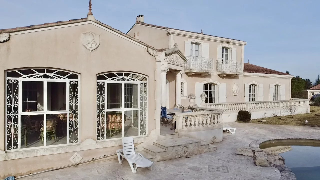 6 bedroom villa in Mollégès, Bouches-du-Rhône, France – 12030394050