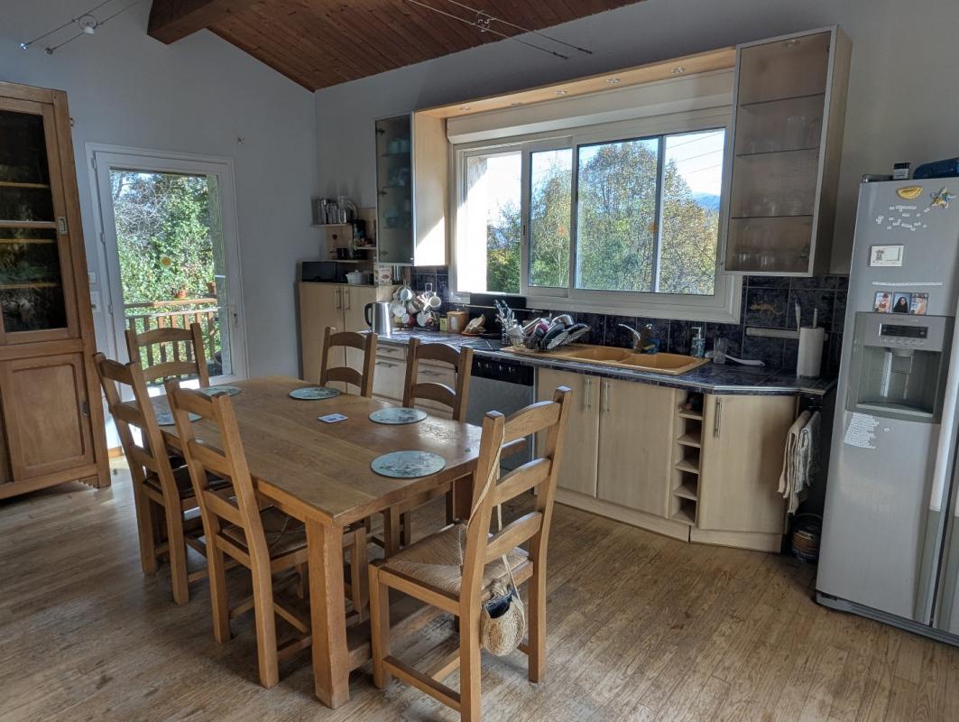 6 bedroom maison in Saint Pierre De Riviere, Ariège, France