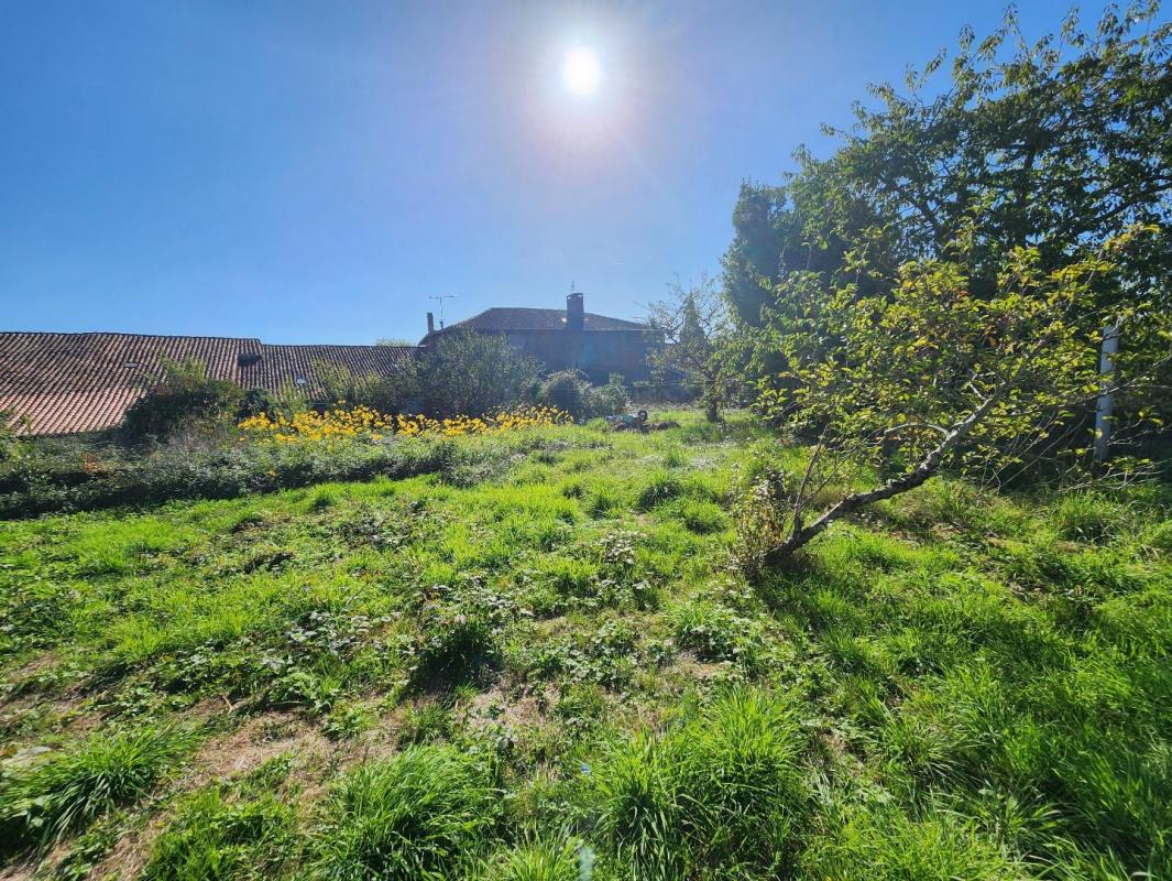 3 bedroom maison in Brillac, Charente, France