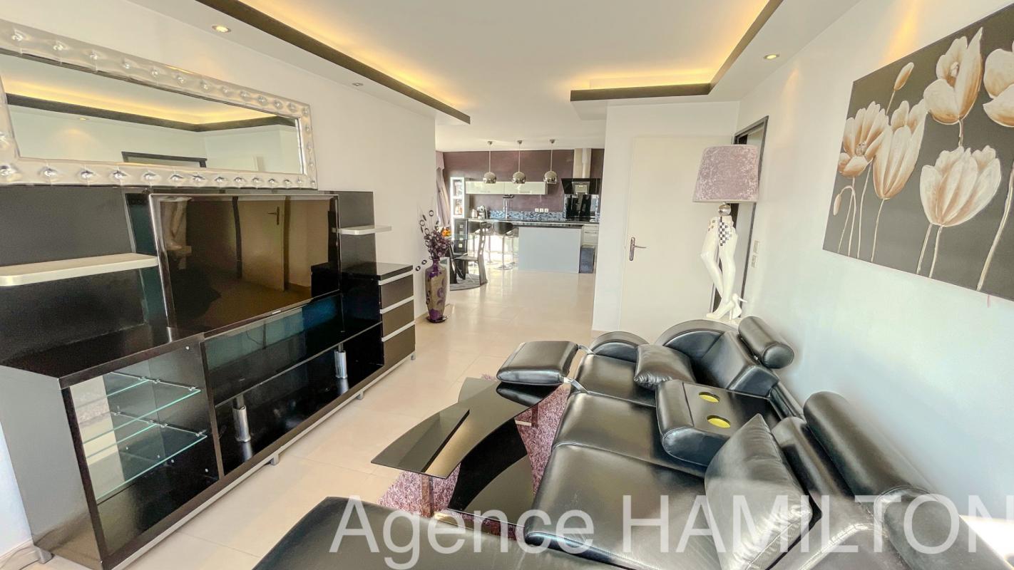 2 bedroom t4 in Puteaux, Hauts-de-Seine, France