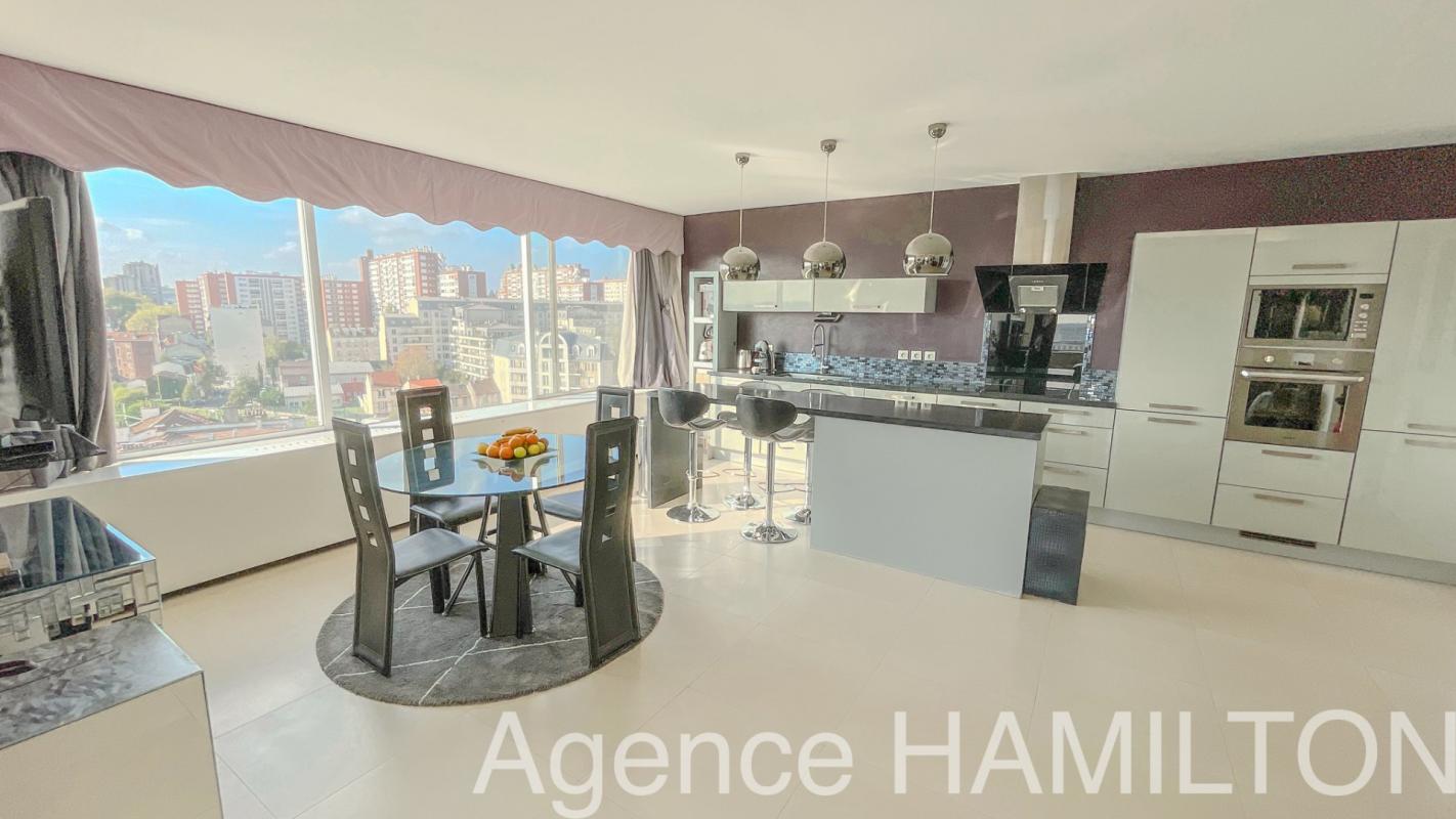 2 bedroom t4 in Puteaux, Hauts-de-Seine, France