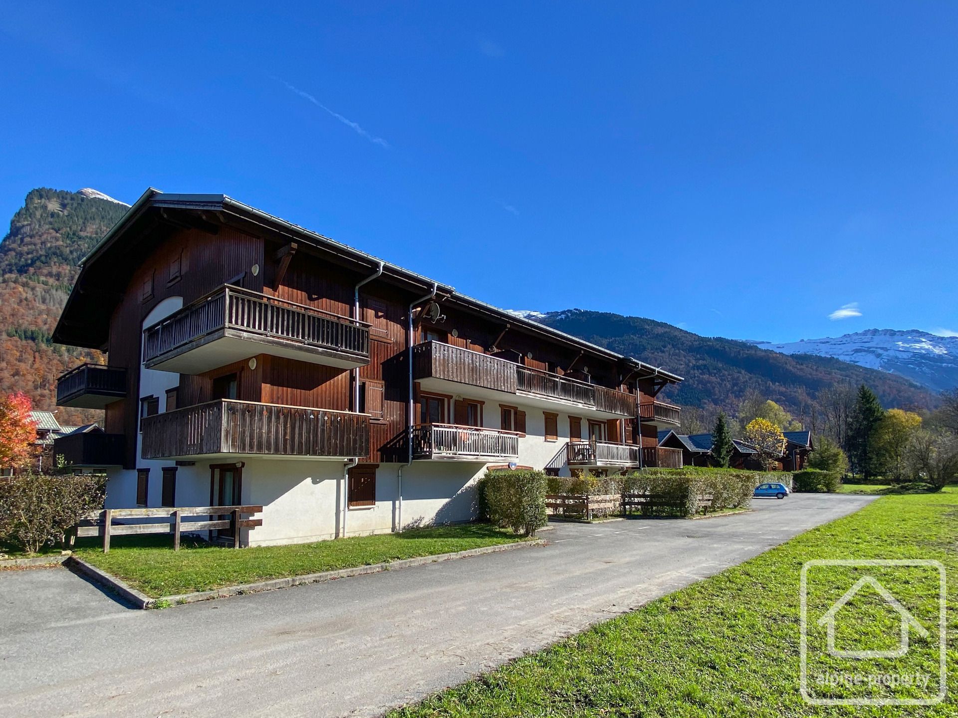 South Facing Duplex 1 Bedroom Plus Bunk Room In Samoens, Comfortably Sleeping 4, Sold Furnished. – NANTDANT