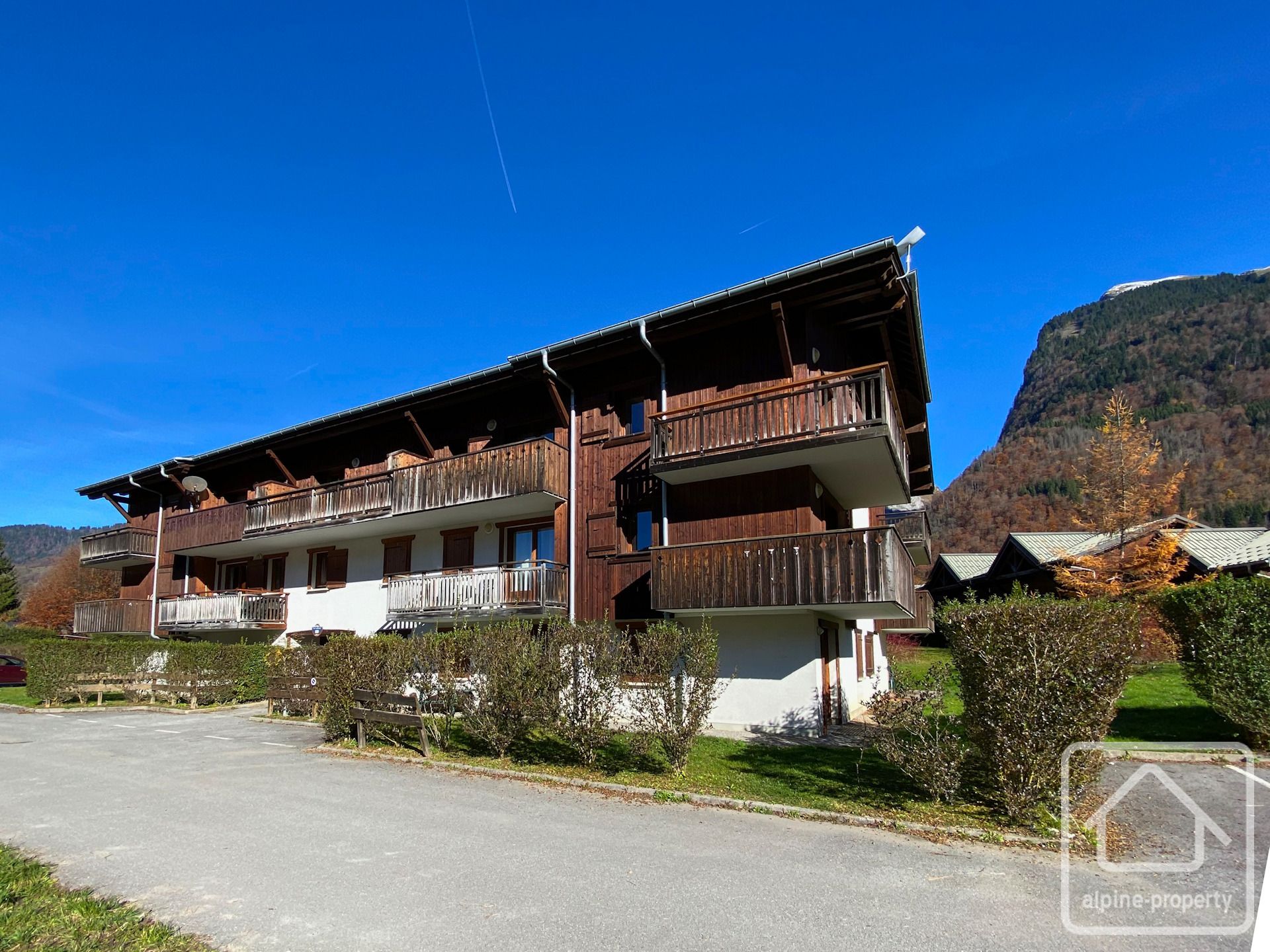 South Facing Duplex 1 Bedroom Plus Bunk Room In Samoens, Comfortably Sleeping 4, Sold Furnished. – NANTDANT