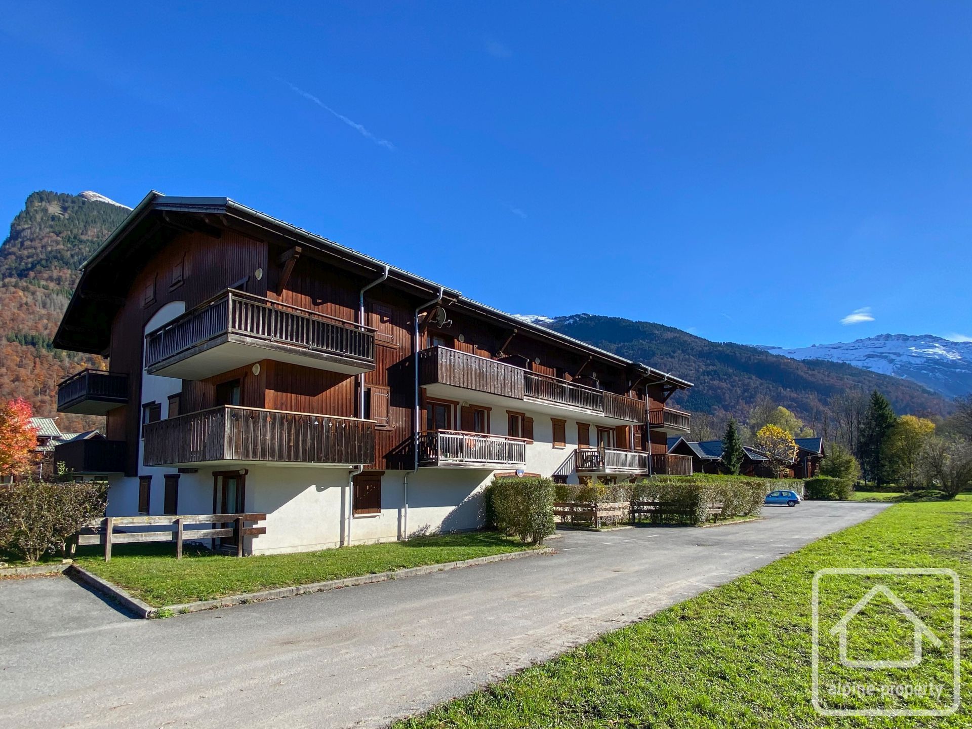South Facing Duplex 1 Bedroom Plus Bunk Room In Samoens, Comfortably Sleeping 4, Sold Furnished. – NANTDANT