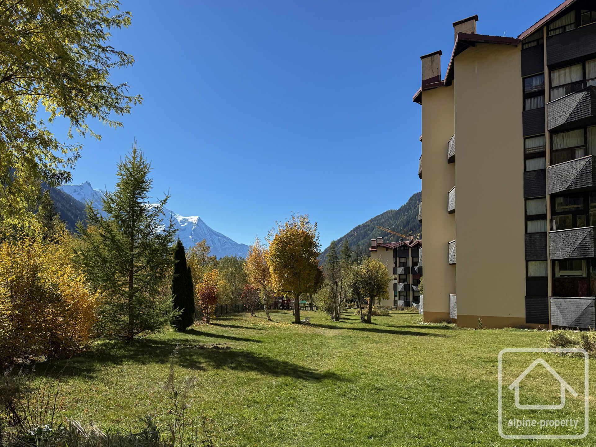 Studio Apartment With Mezzanine In The Grand Roc Residence In Argentière, Barrier Access To The Residence’s Parking. – BRUYERE