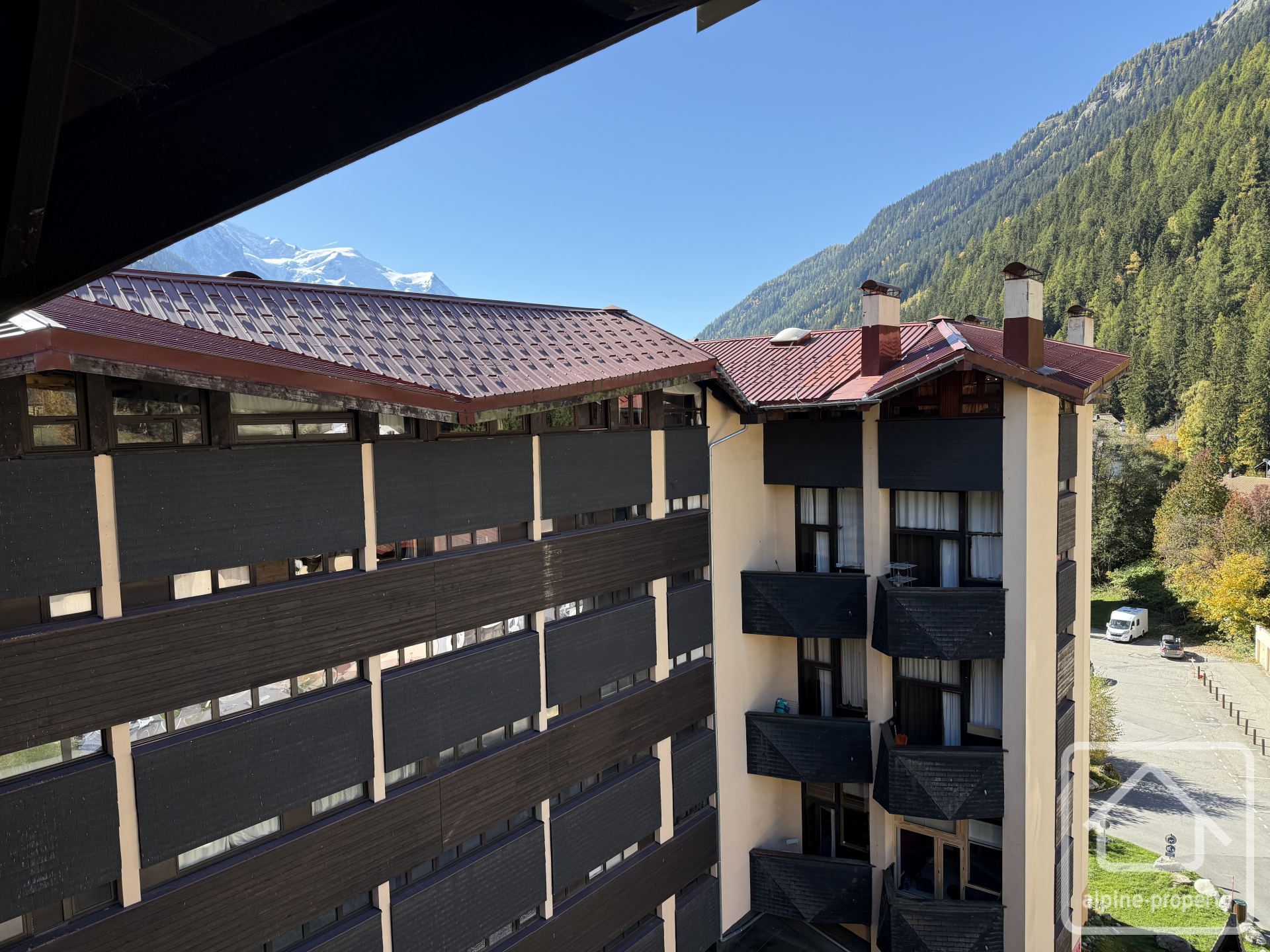 Studio Apartment With Mezzanine In The Grand Roc Residence In Argentière, Barrier Access To The Residence’s Parking. – BRUYERE