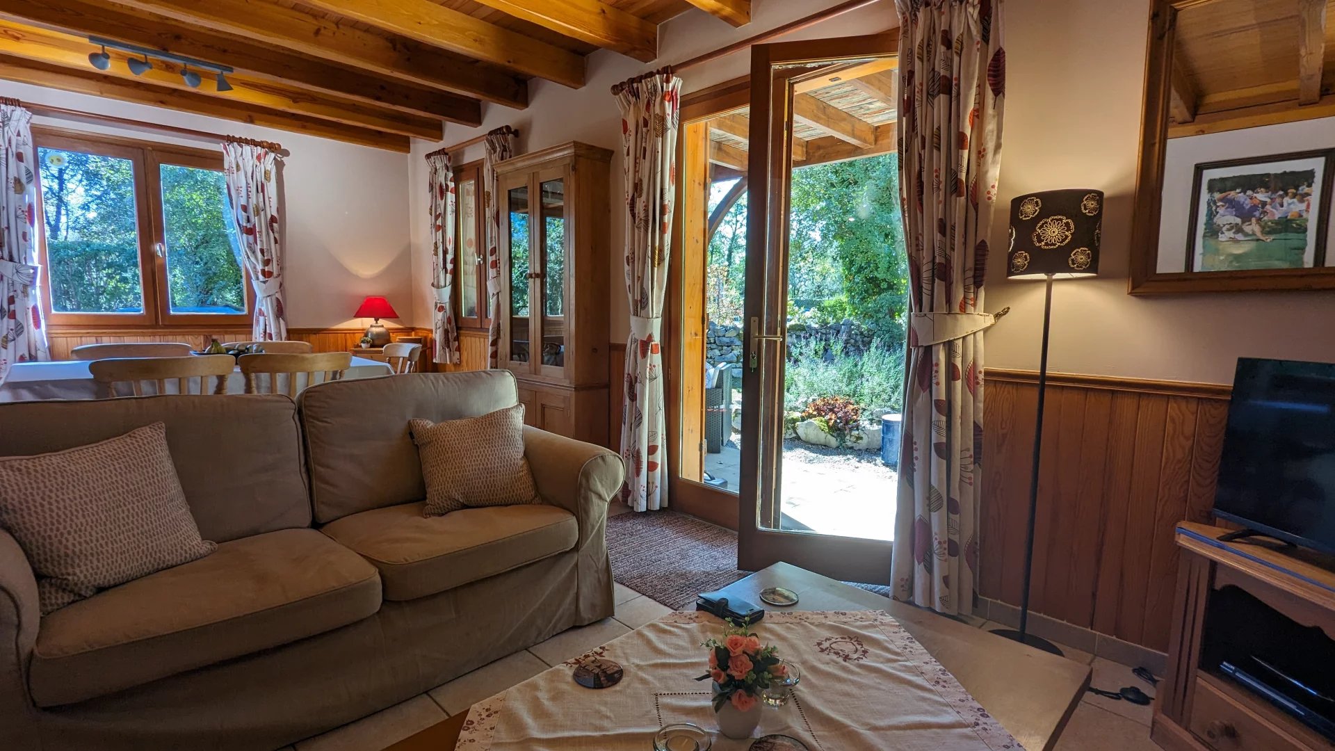 Spacious 3 bed wooden chalet situated on golf course close to Sarlat, Midi-Pyrénées – France – BVI72154