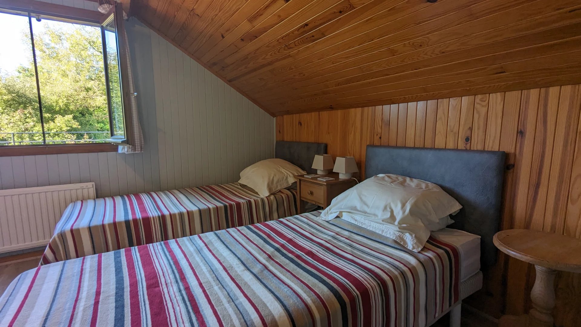 Spacious 3 bed wooden chalet situated on golf course close to Sarlat, Midi-Pyrénées – France – BVI72154