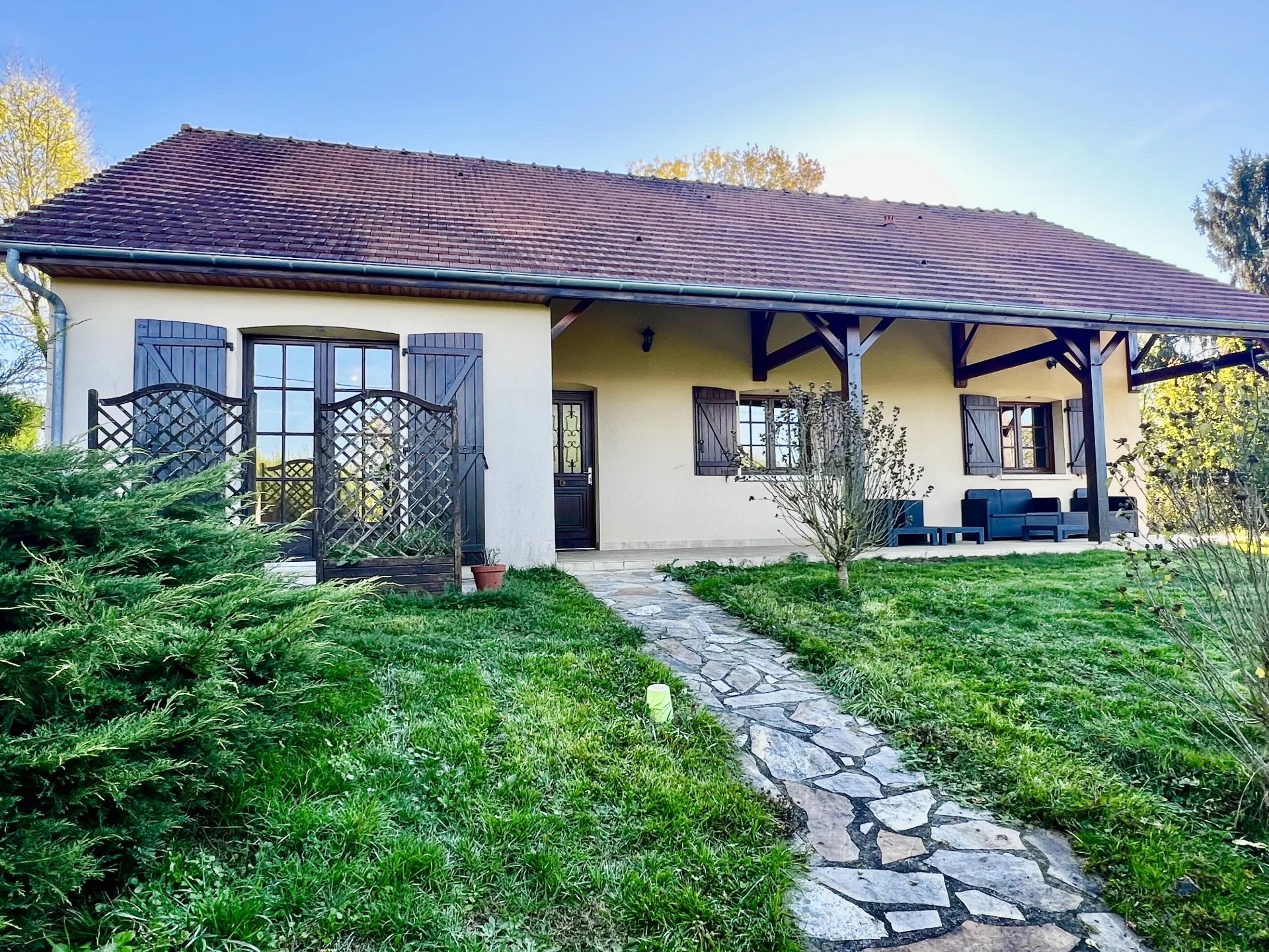 Modern elevated detached house with countryside views and swimming pool, Limousin – France – BVI83504