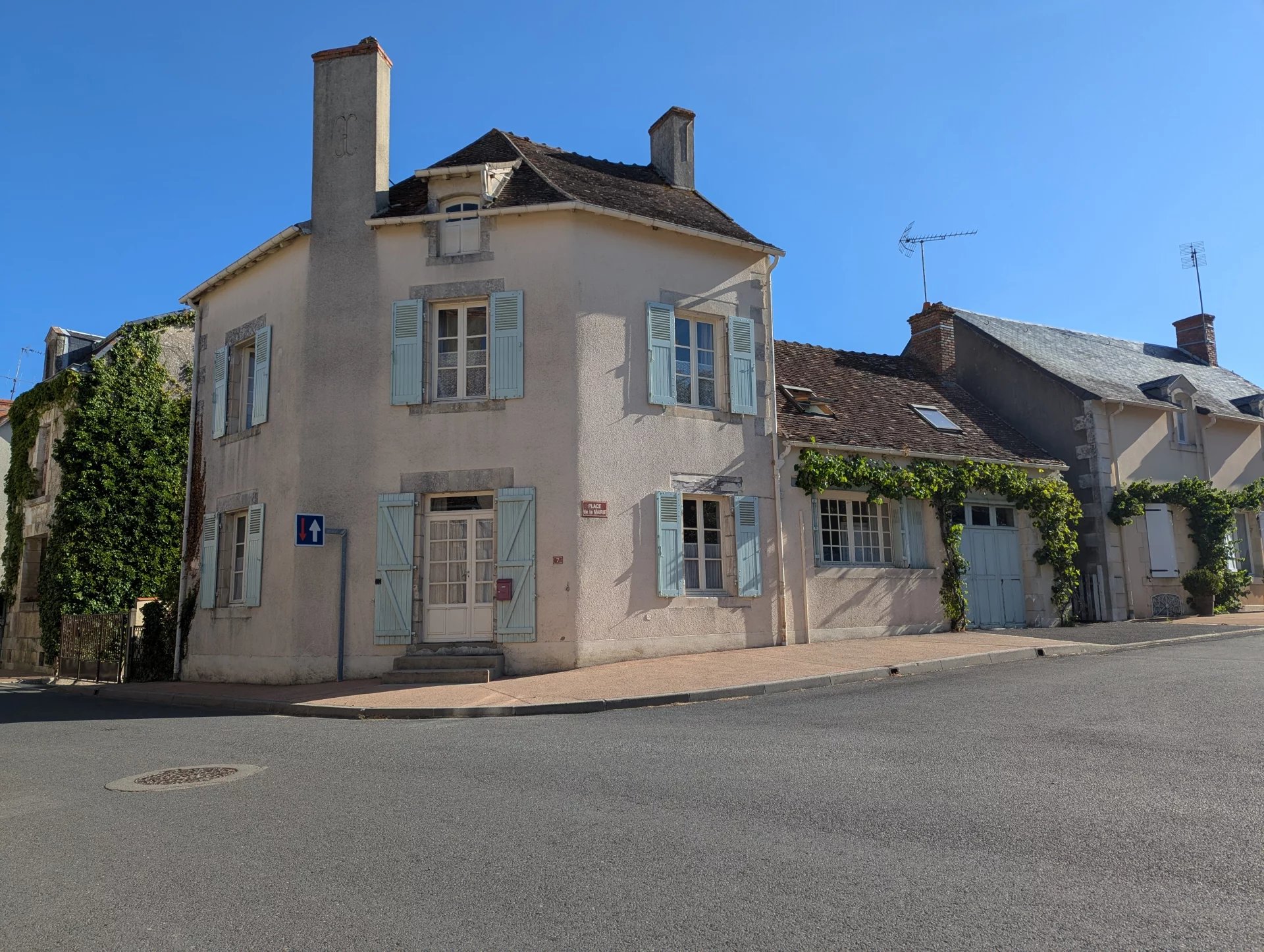 A delightful four-bedroom property located in the heart of Liglet, a friendly village in Vienne., Poitou-Charentes – France – BVI80740