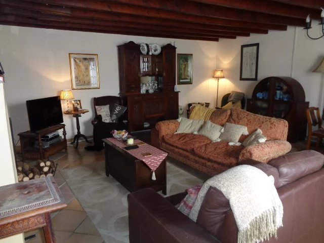 Charming 3 bedroom village house with a sunny courtyard garden and parking, Poitou-Charentes – France – BVI82975