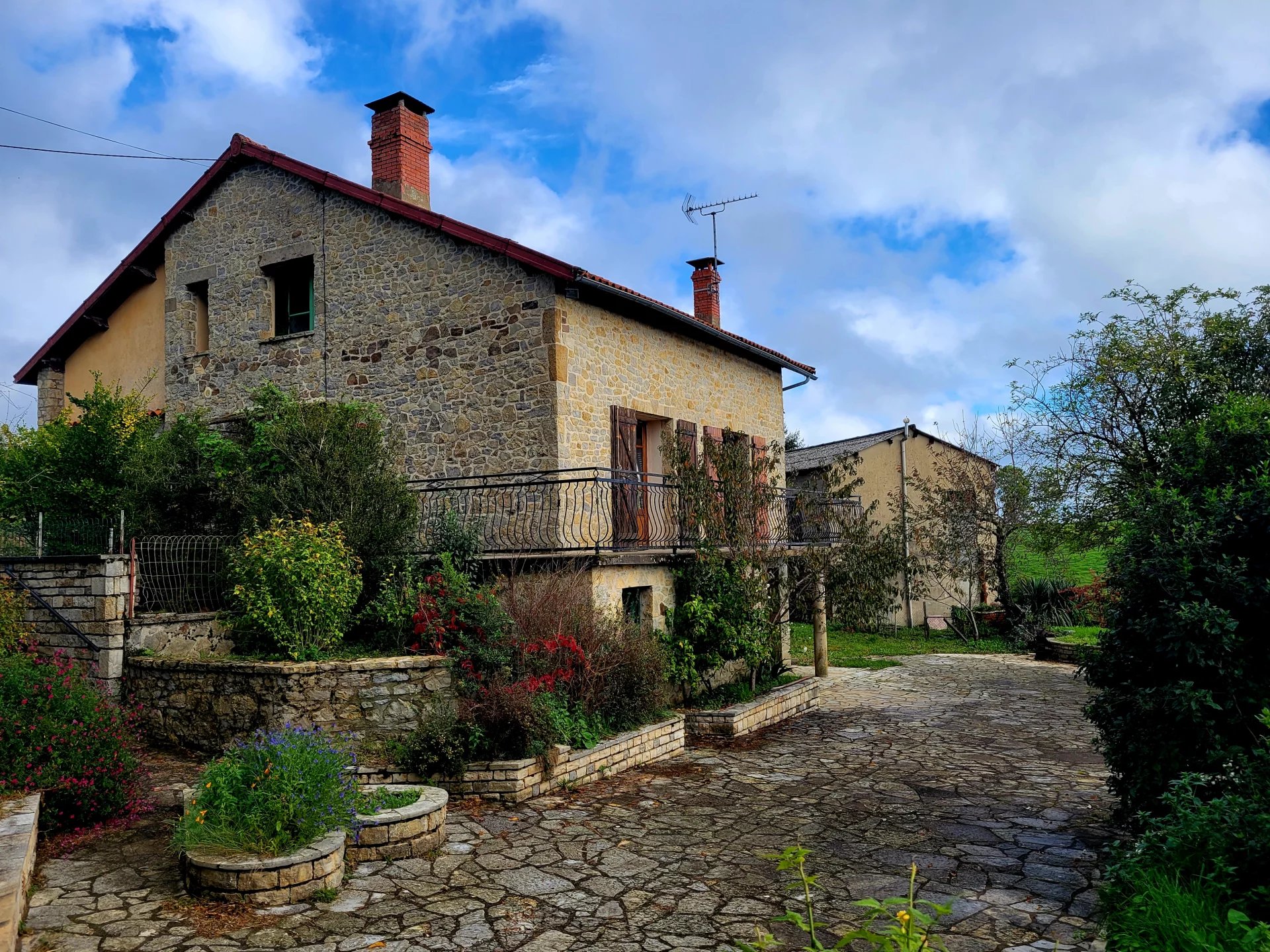 Farmhouse to renovate, Midi-Pyrénées – France – BVI78720