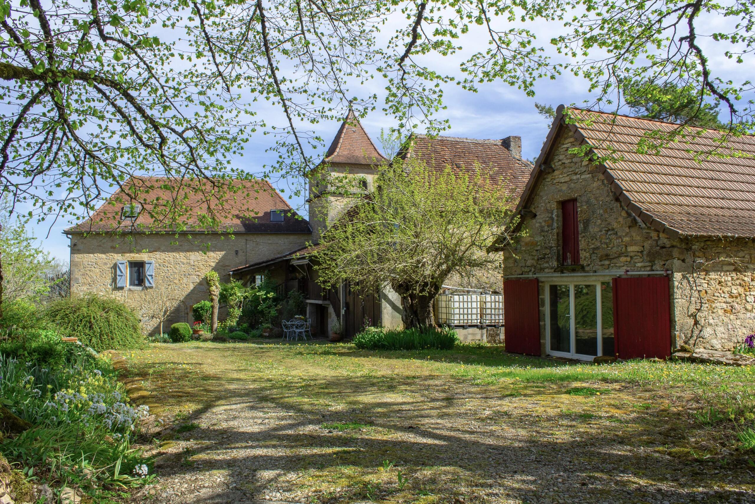 Faycelles Area: Stone House with Pigeonnier, Apartment, Barn, Outbuildings, and Breathtaking Views!, Midi-Pyrénées – France – BVI72455