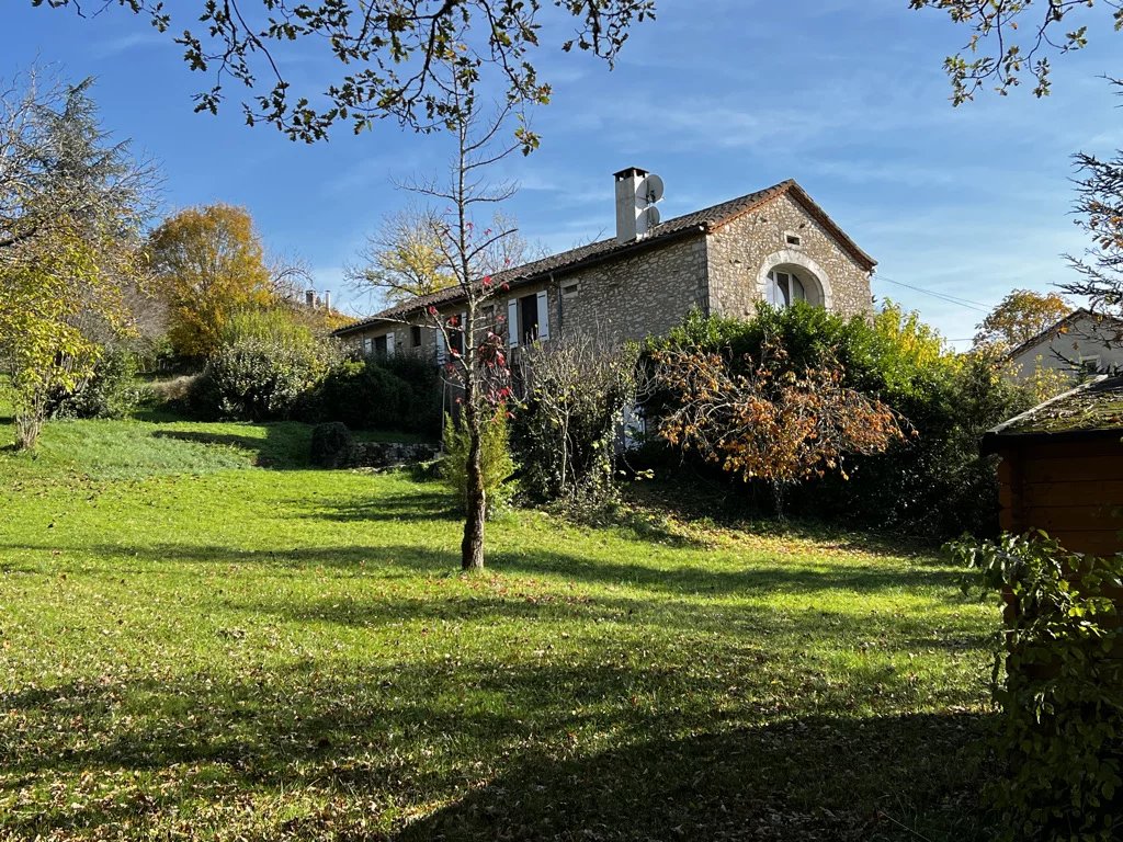 Sector Vers, Lot valley, 3 bedroomed stone house with apartment & 1,1 ha of land, Midi-Pyrénées – France – BVI83364