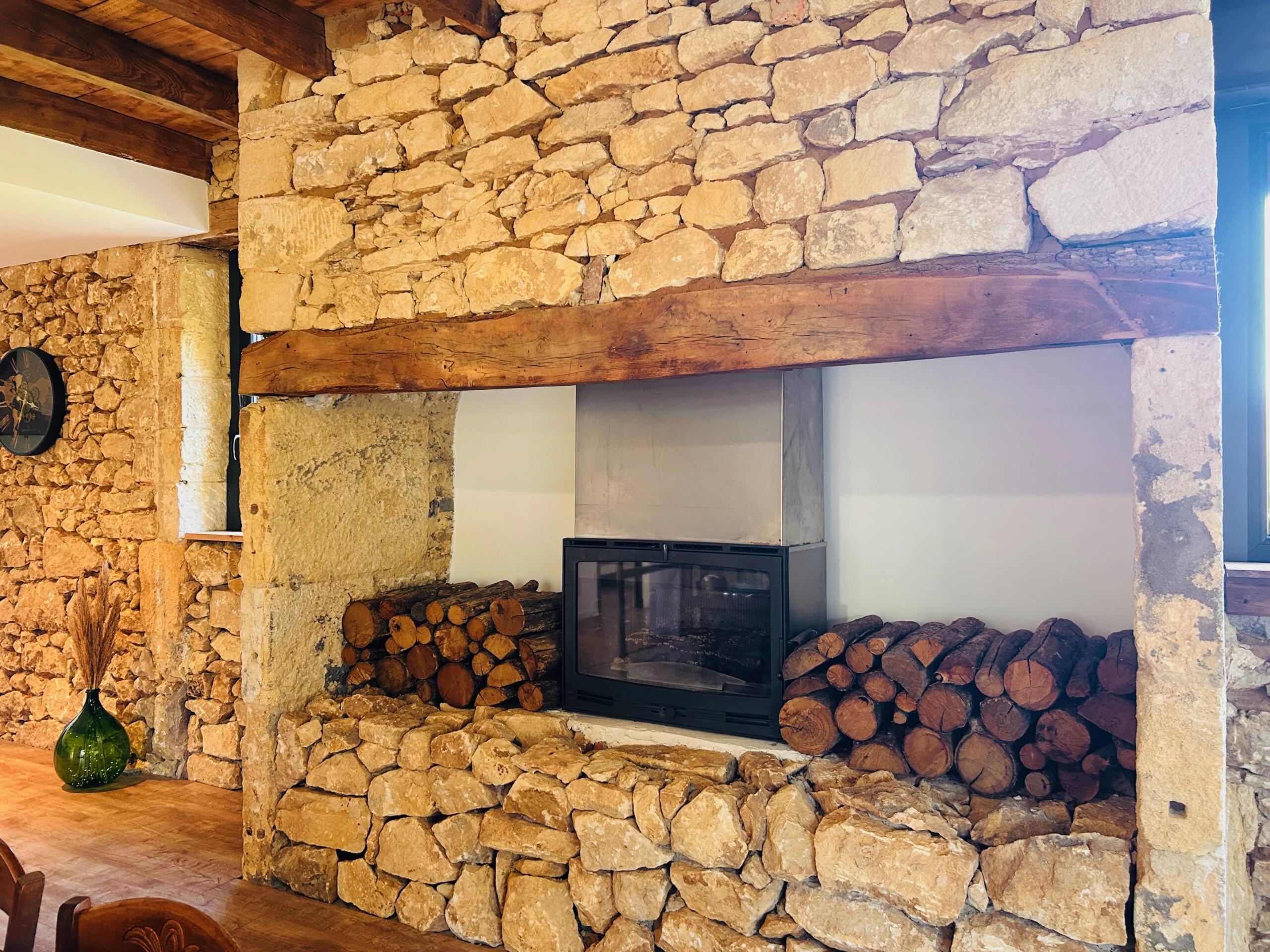 Renovated Stone House with Barn and Land on the Dordogne–Lot Border, Midi-Pyrénées – France – BVI82637