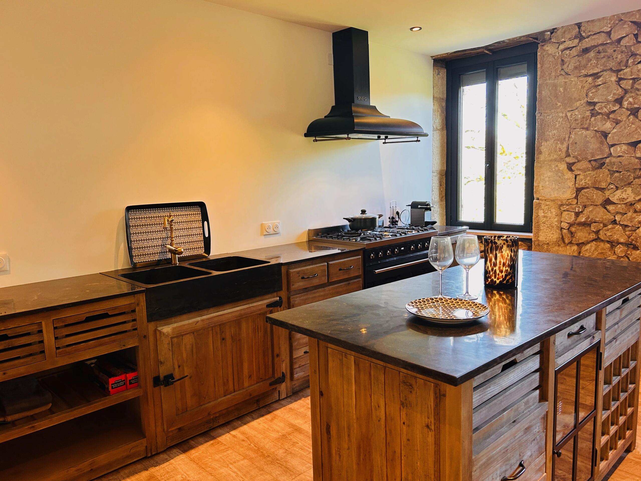 Renovated Stone House with Barn and Land on the Dordogne–Lot Border, Midi-Pyrénées – France – BVI82637