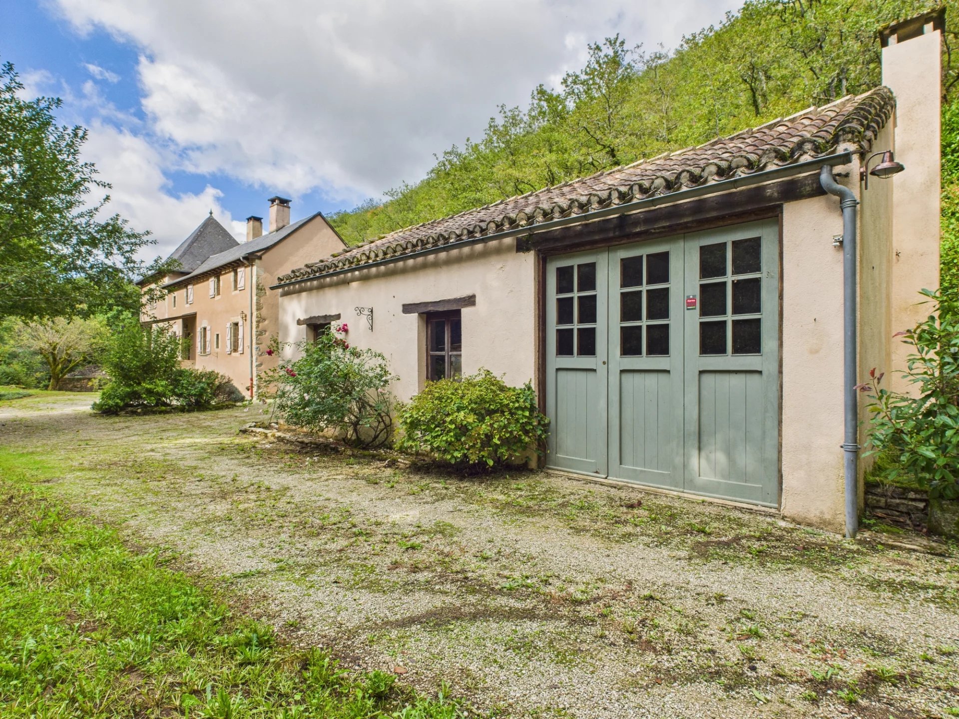 Parisot – Beautifully Renovated 4-Bedroom Riverside Stone House with Pool, Midi-Pyrénées – France – BVI61668