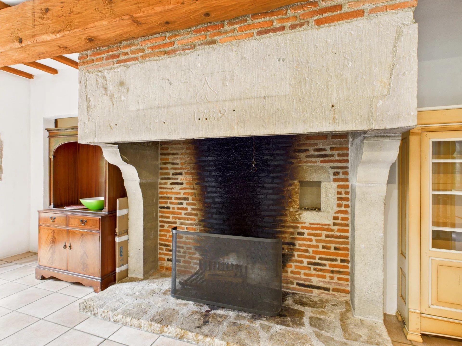 Parisot – Beautifully Renovated 4-Bedroom Riverside Stone House with Pool, Midi-Pyrénées – France – BVI61668