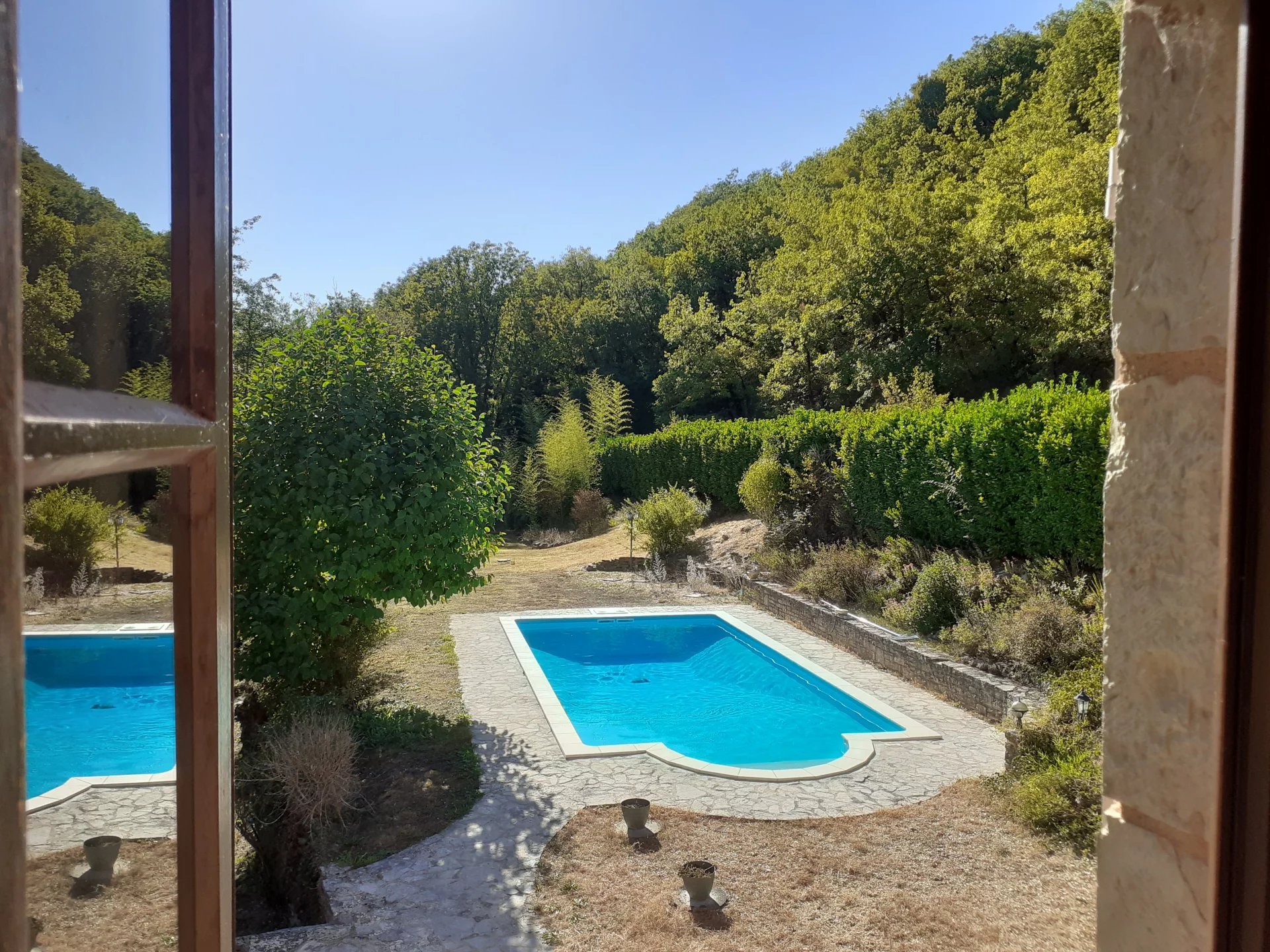 Parisot – Beautifully Renovated 4-Bedroom Riverside Stone House with Pool, Midi-Pyrénées – France – BVI61668