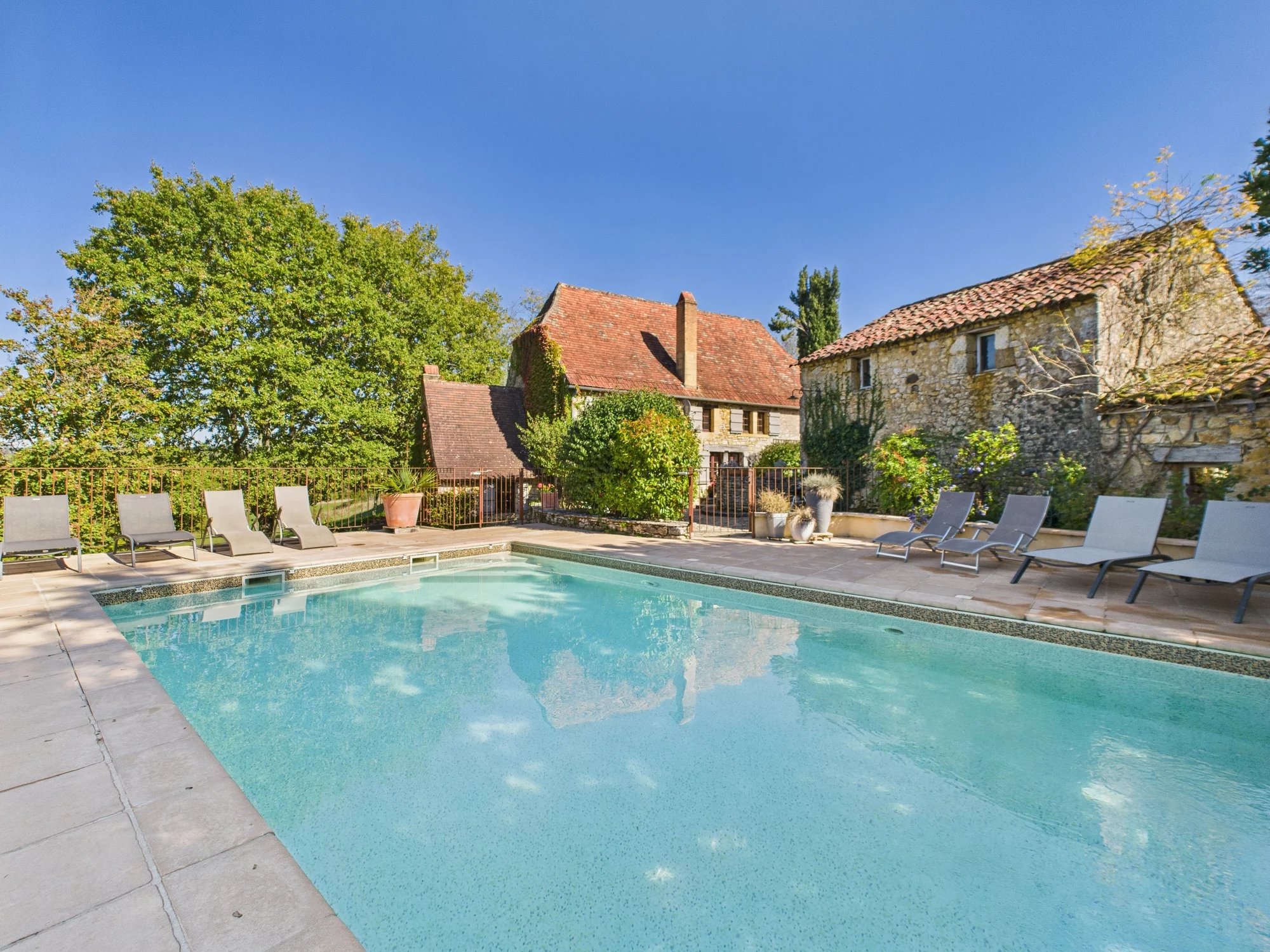 Thriving Gîte Business for Sale in the Heart of the Périgord Noir, Dordogne, Aquitaine – France – BVI82018