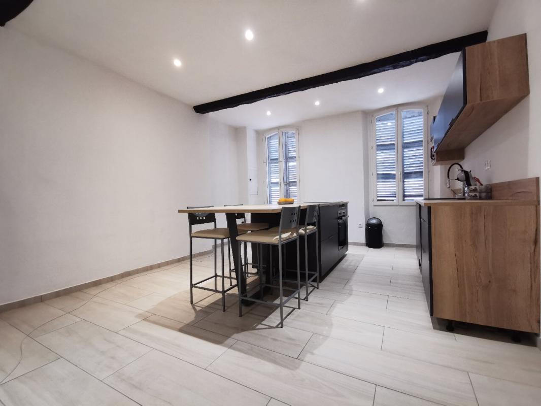 1 bedroom duplex/triplex in Saint Maximin La Sainte Baume, Var, France – D9793B7C1774424B