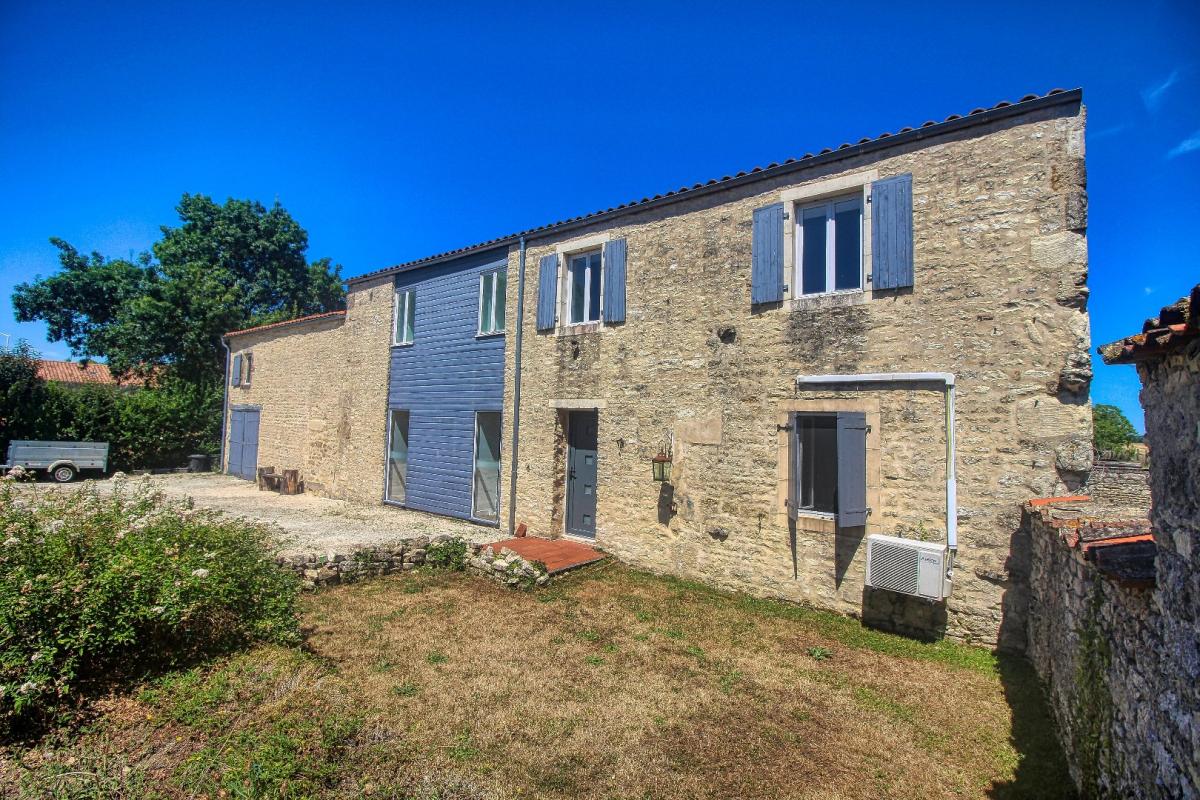 5 bedroom propriete in Villeneuve La Comtesse, Charente-Maritime, France – 4FC8865B1EA44C63