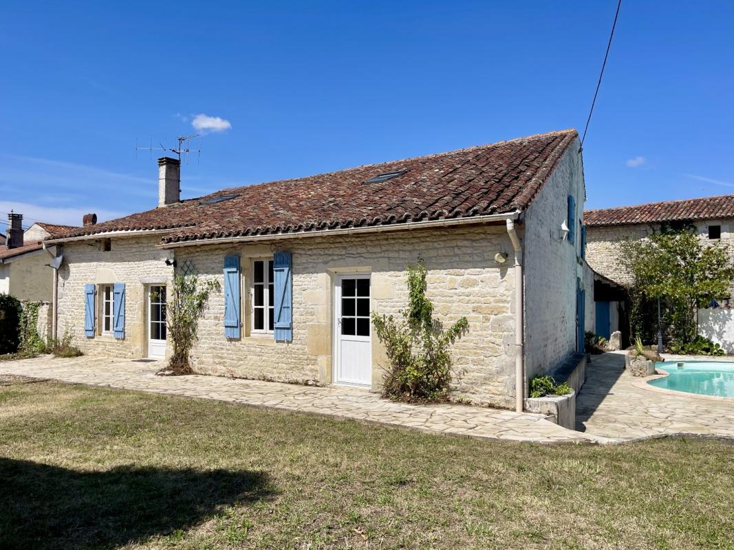 3 bedroom maison in Fontaine Chalendray, Charente-Maritime, France – 57D3CCF092994E9A