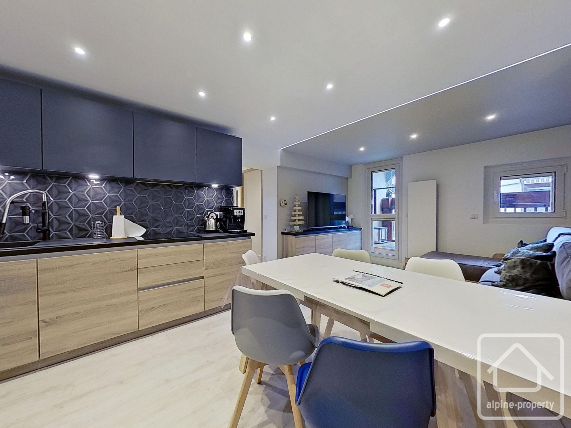 Renovated 2-bedroom Apartment Located In The Town Centre, Sold Furnished With An Underground Parking Space. – APPTSUNOTEL