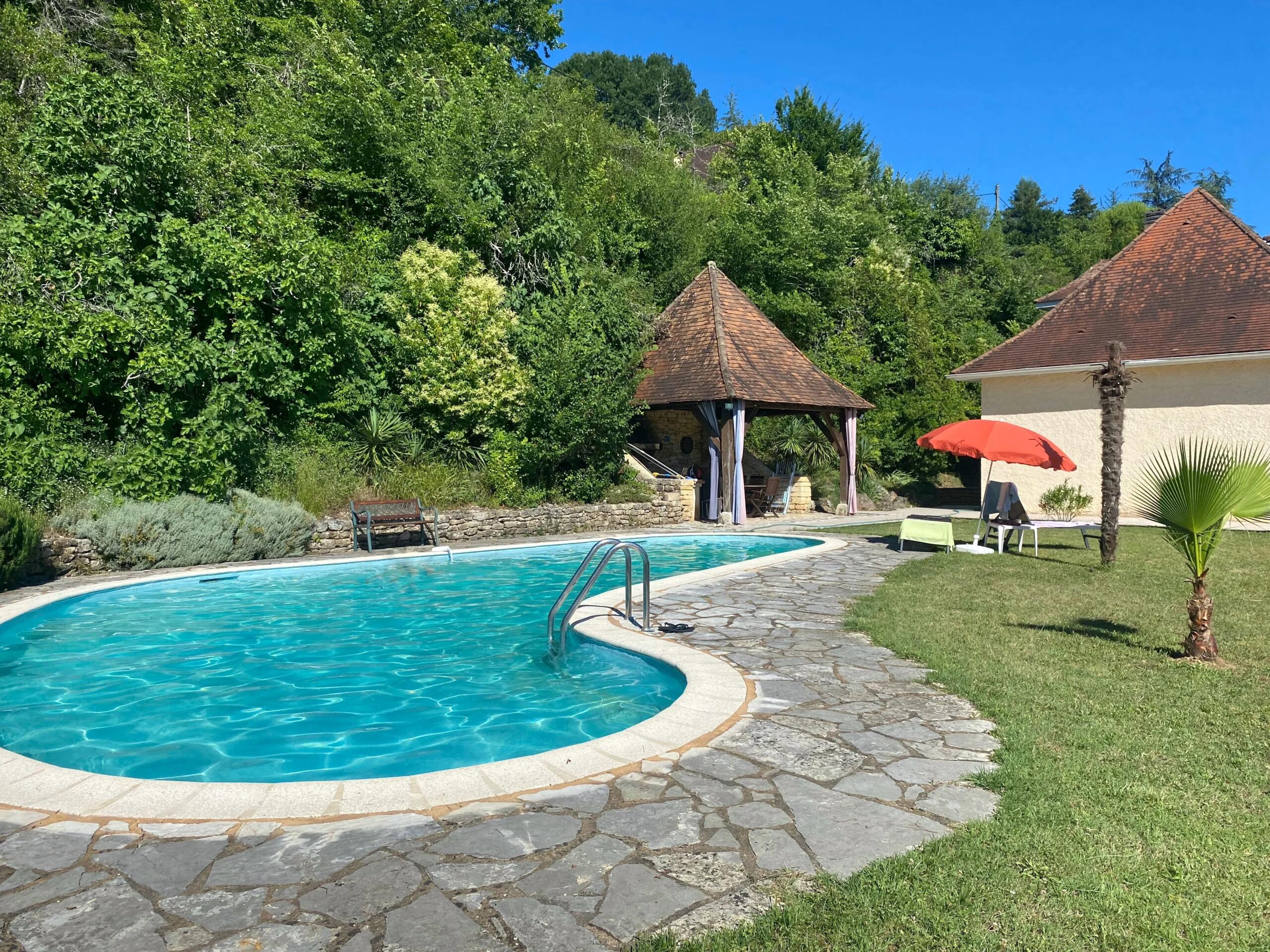 Spacious Dordogne Home with Pool, Garden and Stunning Valley Views – Walk to Le Bugue Centre, Aquitaine – France – BVI82530