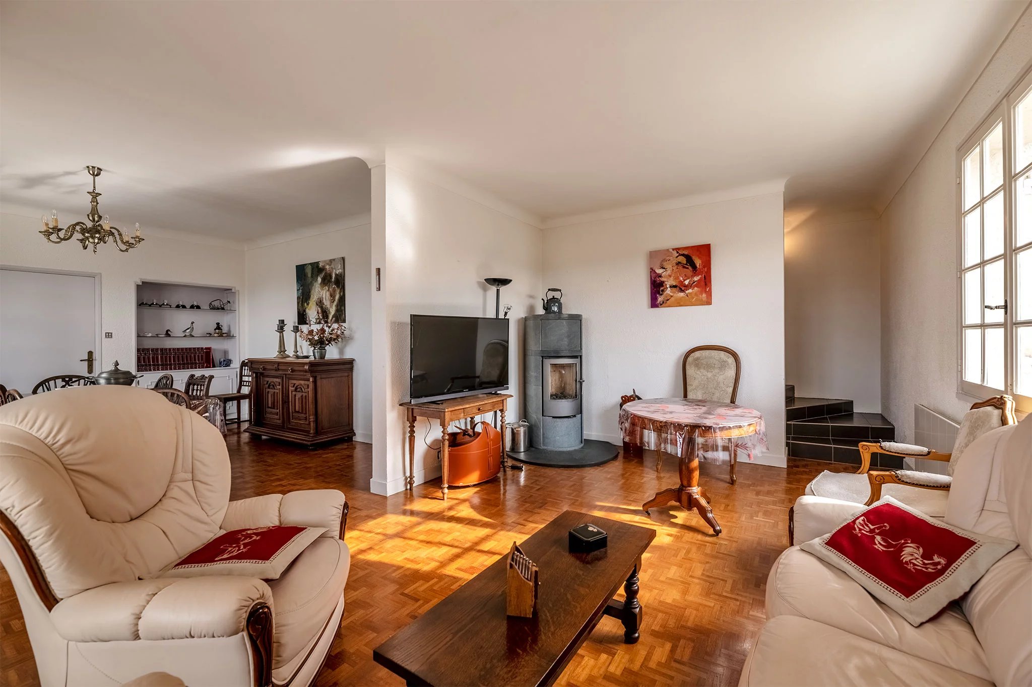 Spacious Dordogne Home with Pool, Garden and Stunning Valley Views – Walk to Le Bugue Centre, Aquitaine – France – BVI82530