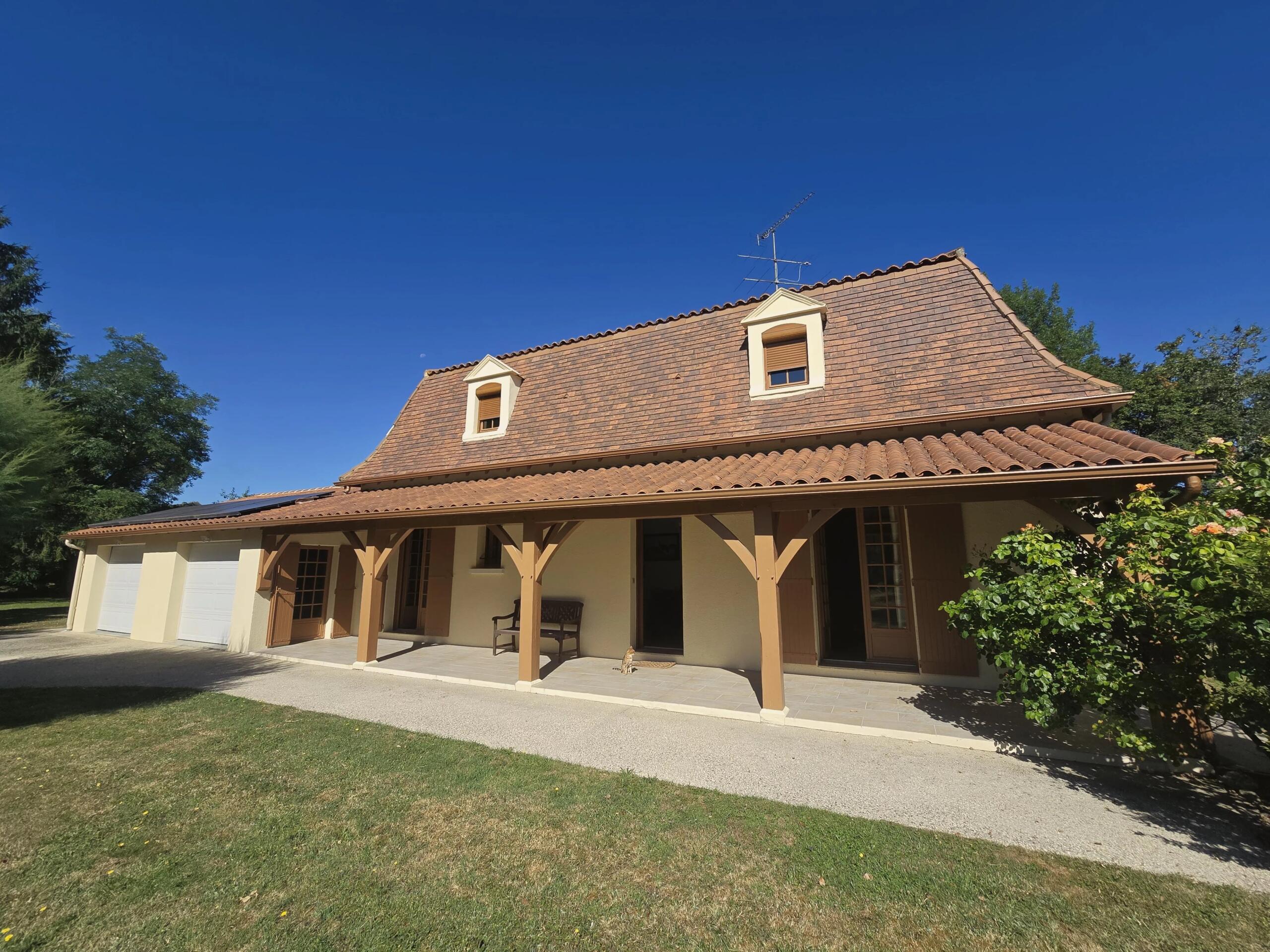 Family Property in a Quiet Location Near Eymet, Aquitaine – France – BVI82547