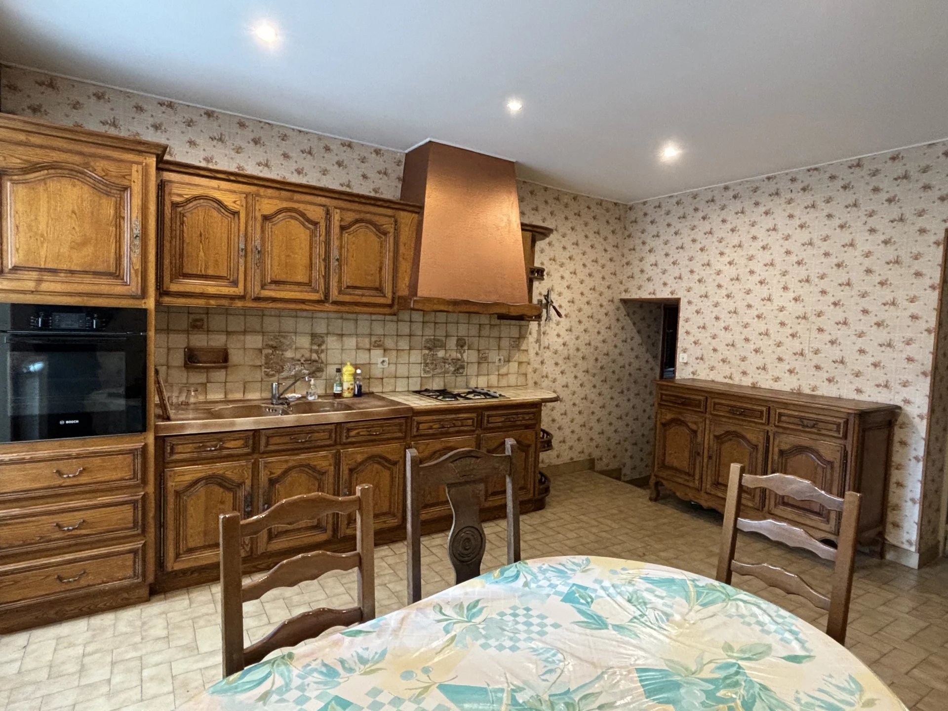 3 bed town house with private garden, garage, large outbuilding and gated driveway, Poitou-Charentes – France – BVI73402