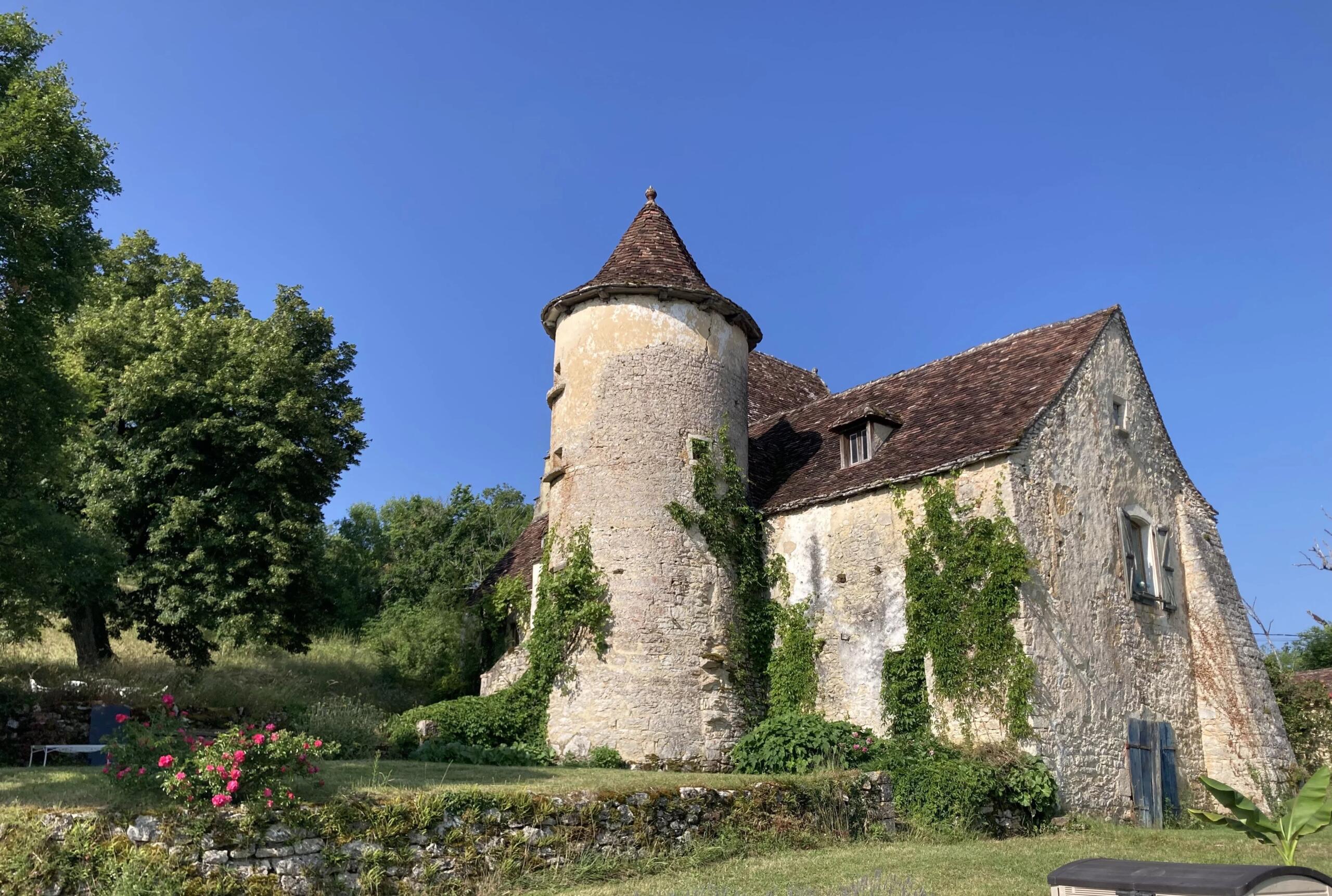 Close to Gourdon : 16th century manor house with pool, barn and 1,3 hectares of land, Midi-Pyrénées – France – BVI83392