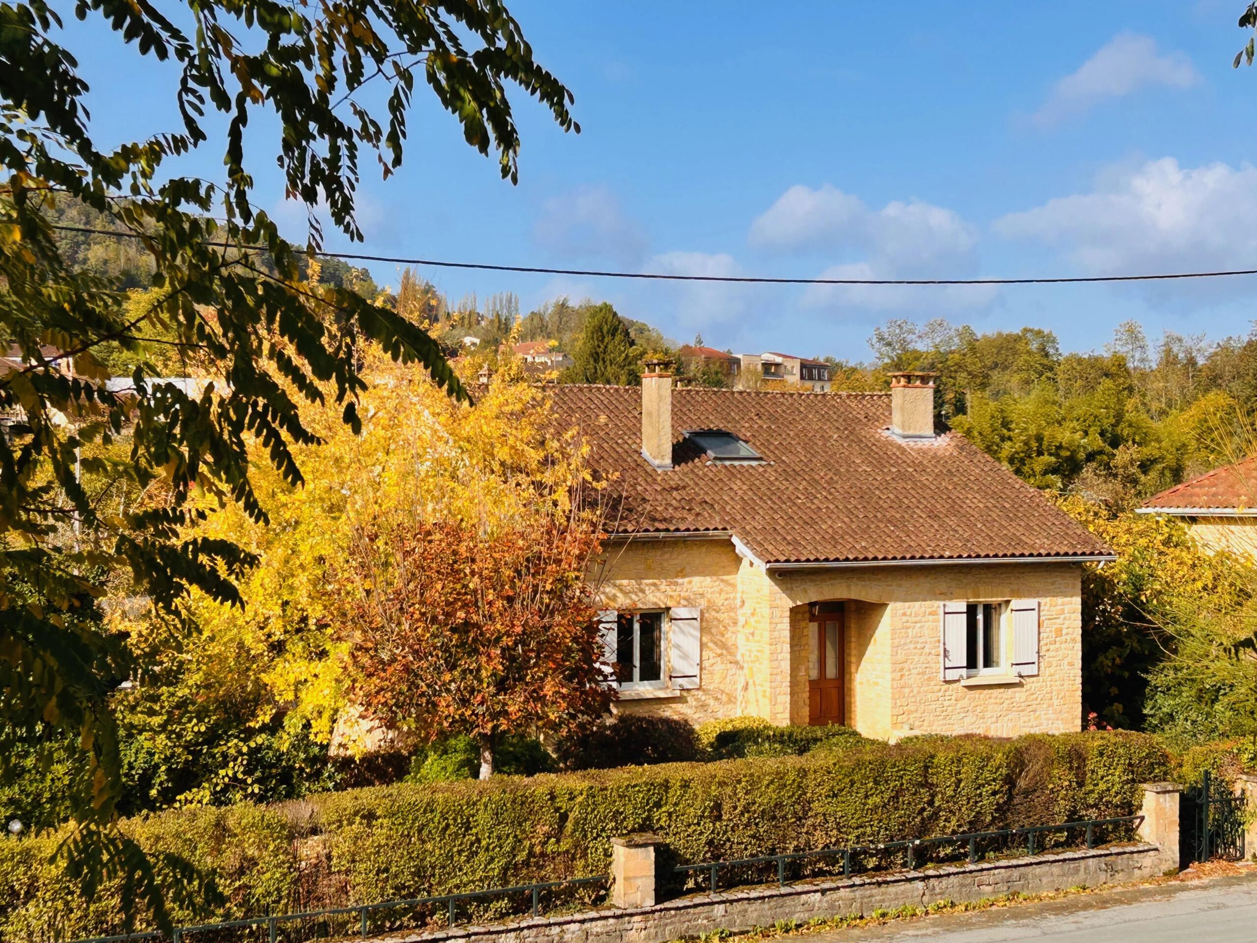 4-Bedroom house with pool and guest apartment for sale in Sarlat, Dordogne, Aquitaine – France – BVI79549