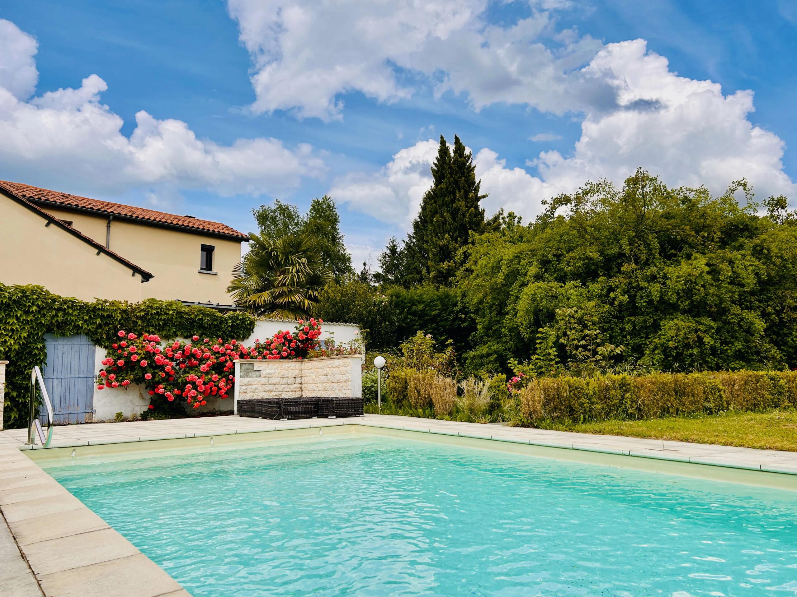 4-Bedroom house with pool and guest apartment for sale in Sarlat, Dordogne, Aquitaine – France – BVI79549