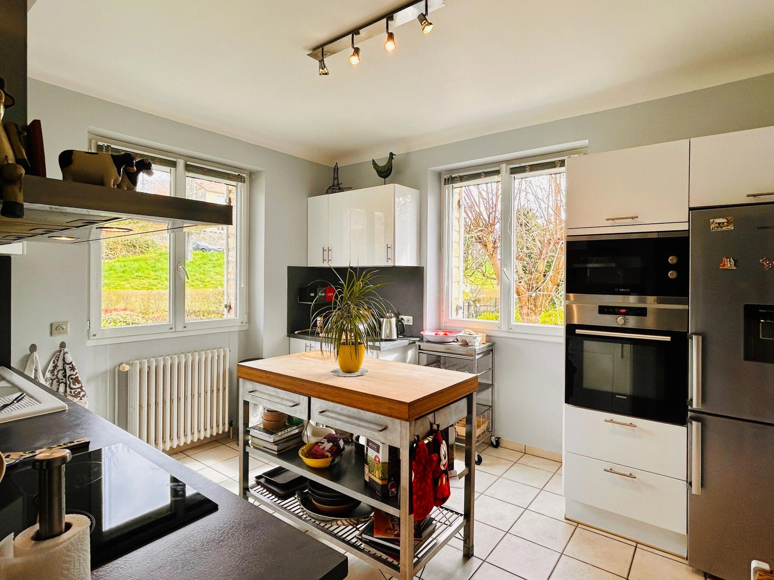 4-Bedroom house with pool and guest apartment for sale in Sarlat, Dordogne, Aquitaine – France – BVI79549