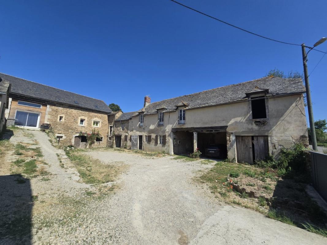 10 bedroom corps de ferme in Baraqueville, Aveyron, France – E42C1E650E354B44