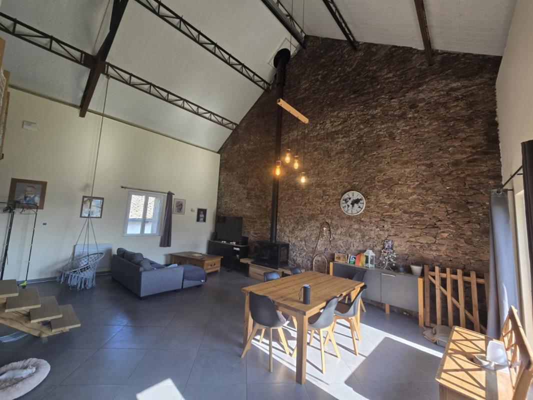 10 bedroom corps de ferme in Baraqueville, Aveyron, France – E42C1E650E354B44